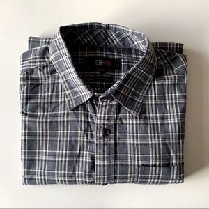 🤍2/$20 *Like New* DH3 Short Sleeve Button Up